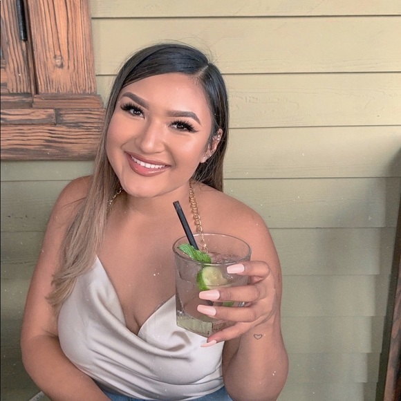 Meet your Posher, Alexandria - Picture 3 of 5